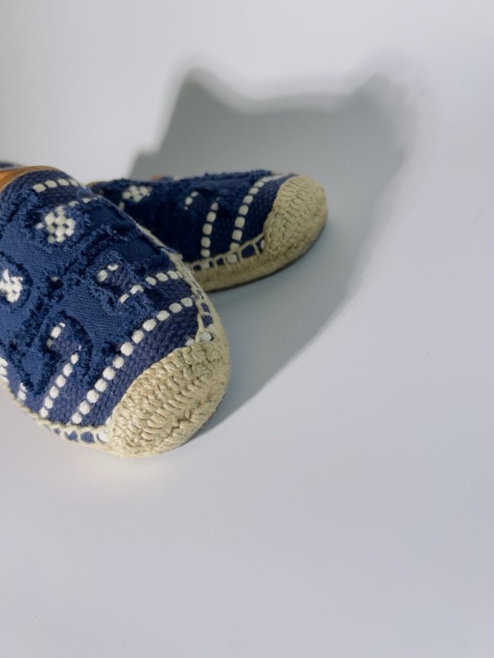 Tory Burch Ines Espadrille Flats Blue Canvas Logo Size 6 No Box - Picture 11 of 12